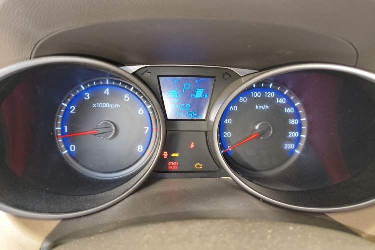 Used Hyundai ix35 2010 2.0L Automatic Two-Wheel Drive Elite Edition GLS Instrument Cluster