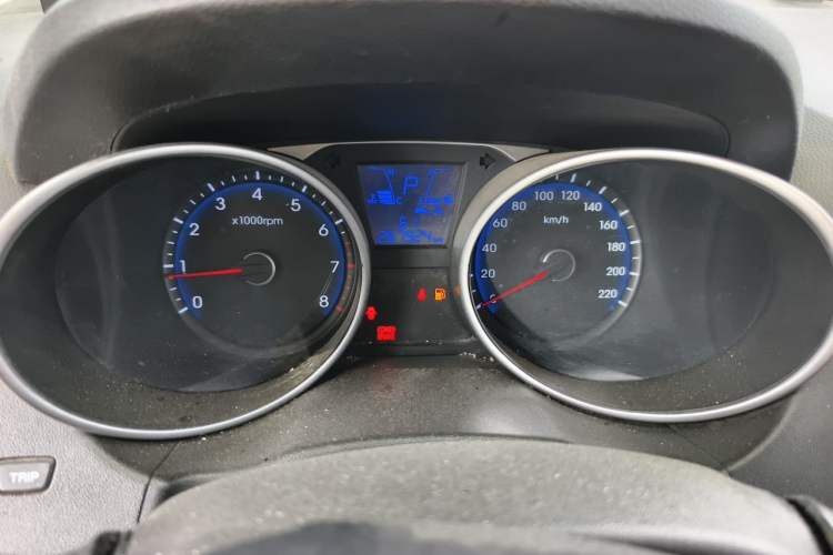 Used Hyundai ix35 2010 2.0L Automatic Two-Wheel Drive Elite Edition GLS Instrument Cluster