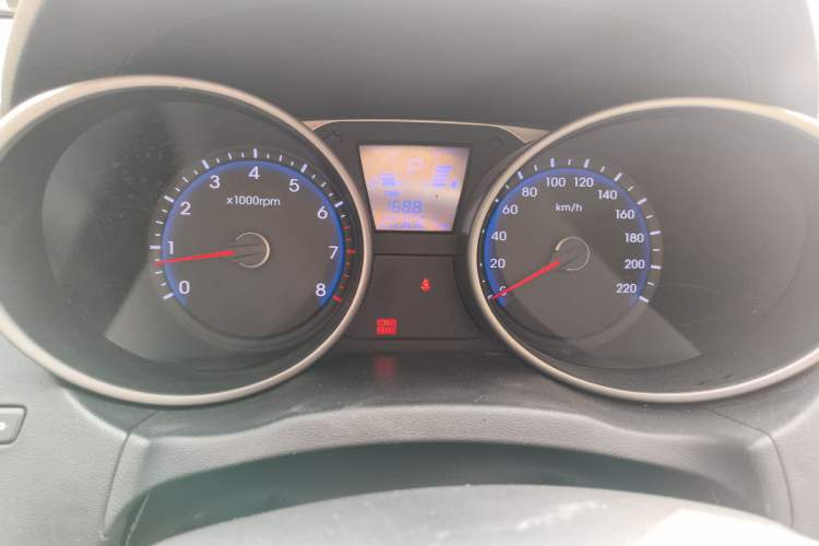 Used Hyundai ix35 2010 2.0L Automatic Two-Wheel Drive Elite Edition GLS Instrument Cluster