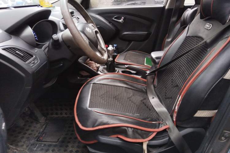 Used Hyundai ix35 2010 2.0L Manual Two-Wheel Drive New Edition GL Left Front Seat