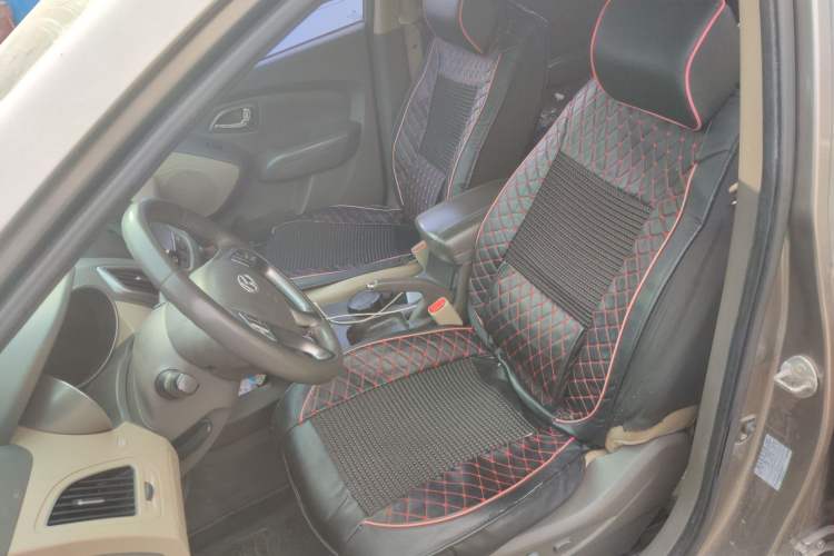Used Hyundai ix35 2010 2.4L Automatic 2WD Prestige GLS Trim Left Front Seat