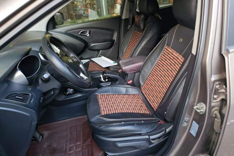 Used Hyundai ix35 2010 2.0L Automatic Two-Wheel Drive Elite Edition GLS Left Front Seat