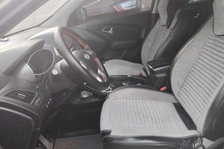 Used Hyundai ix35 2010 2.0L Automatic 4x4 Premium GLS Trim Left Front Seat