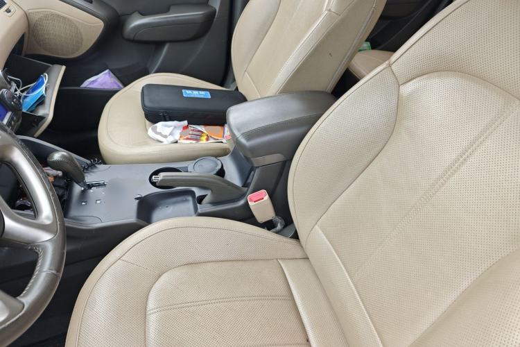 Used Hyundai ix35 2010 2.0L Automatic Two-Wheel Drive Elite Edition GLS Left Front Seat