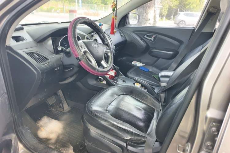 Used Hyundai ix35 2010 2.0L Automatic Two-Wheel Drive Elite Edition GLS Left Front Seat