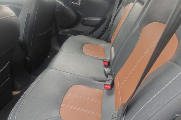 Used Hyundai ix35 2010 2.4L Automatic 2WD Prestige GLS Trim Left Rear Seat