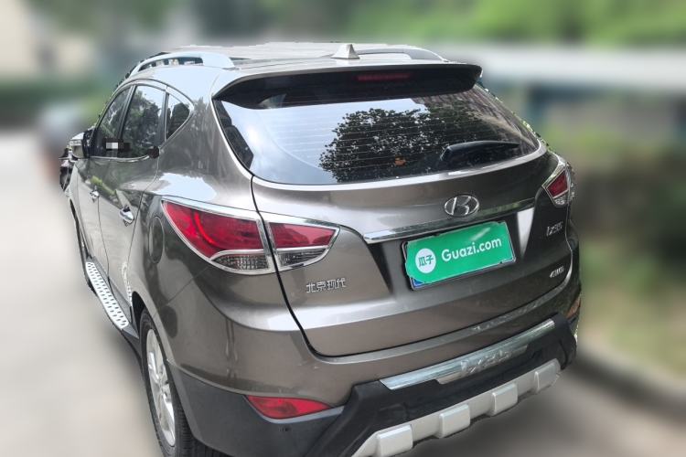 Used Hyundai ix35 2010 2.0L Automatic 4x4 Premium GLS Trim Rear Left 45 Deg