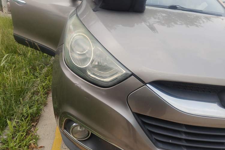 Used Hyundai ix35 2010 2.4L Automatic 2WD Prestige GLS Trim Right Front Headlight