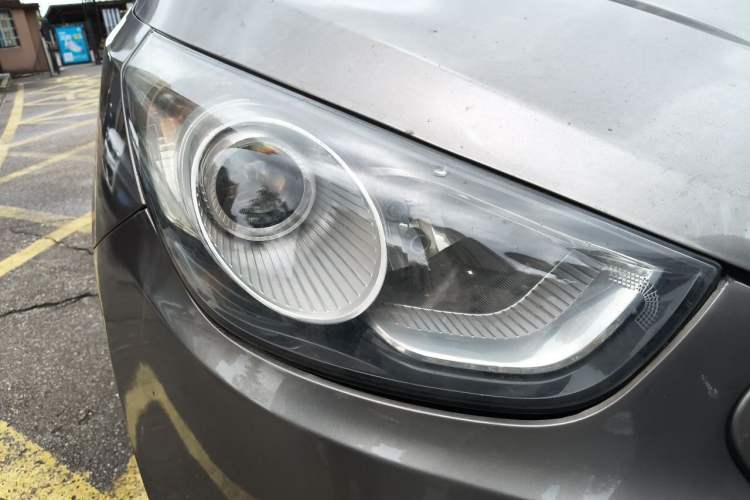 Used Hyundai ix35 2010 2.0L Automatic Two-Wheel Drive New Edition GL Right Front Headlight