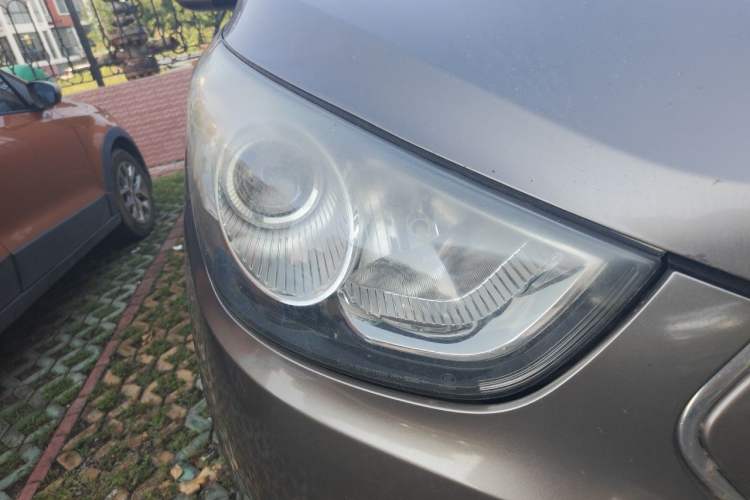 Used Hyundai ix35 2010 2.0L Manual Two-Wheel Drive New Edition GL Right Front Headlight