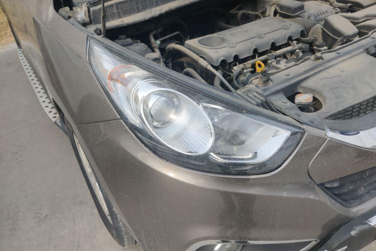 Used Hyundai ix35 2010 2.4L Automatic 2WD Prestige GLS Trim Right Front Headlight