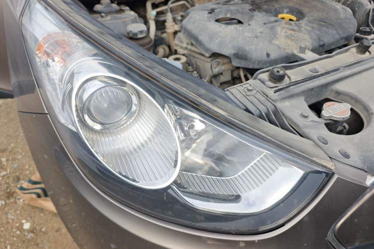 Used Hyundai ix35 2010 2.0L Automatic Two-Wheel Drive Elite Edition GLS Right Front Headlight