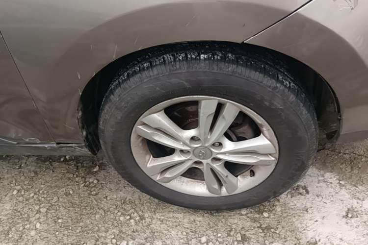Used Hyundai ix35 2010 2.0L Automatic Two-Wheel Drive Elite Edition GLS Right Front Wheel Hub