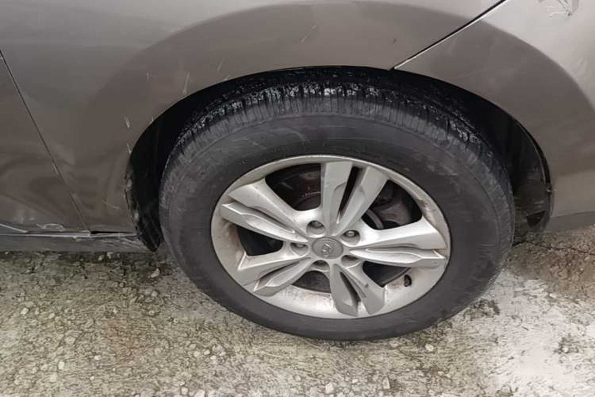 Used Hyundai ix35 2010 2.0L Automatic Two-Wheel Drive Elite Edition GLS Right Front Wheel Hub