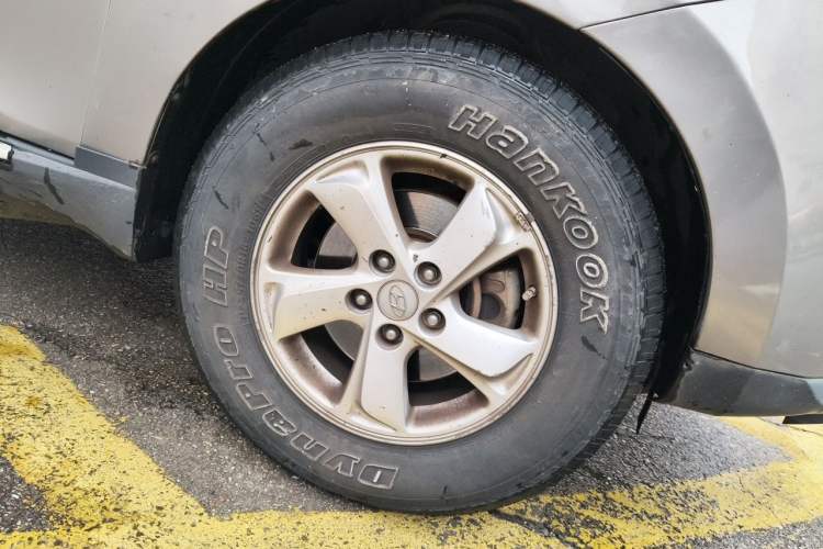 Used Hyundai ix35 2010 2.0L Automatic Two-Wheel Drive New Edition GL Right Front Wheel Hub