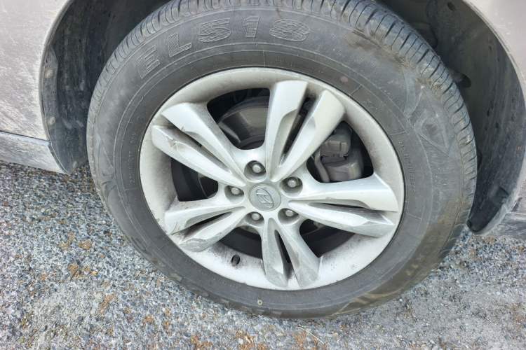 Used Hyundai ix35 2010 2.0L Automatic Two-Wheel Drive Elite Edition GLS Right Front Wheel Hub
