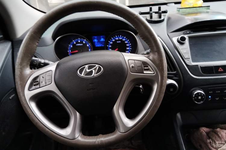 Used Hyundai ix35 2010 2.0L Manual Two-Wheel Drive New Edition GL Steering Wheel