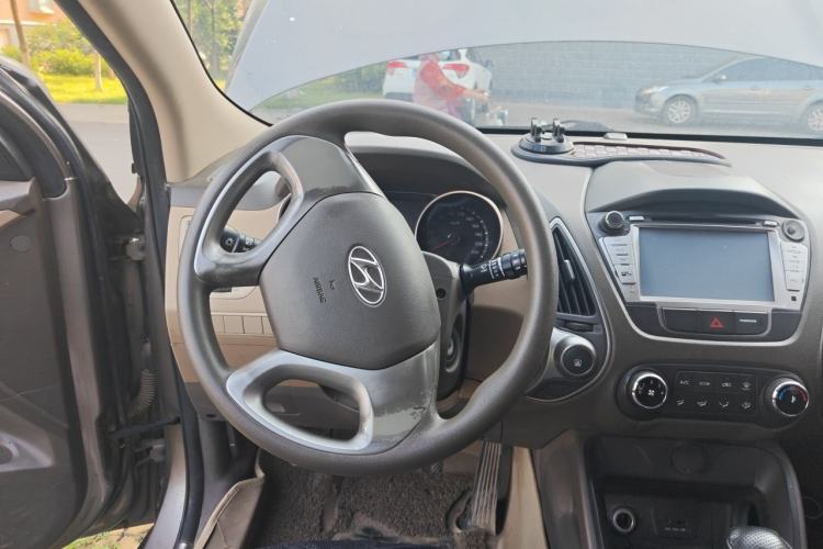 Used Hyundai ix35 2010 2.0L Manual Two-Wheel Drive New Edition GL Steering Wheel
