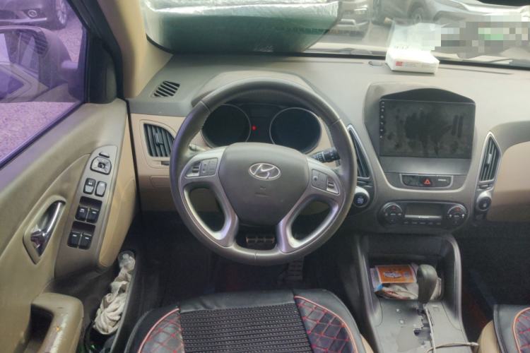 Used Hyundai ix35 2010 2.4L Automatic 2WD Prestige GLS Trim Steering Wheel
