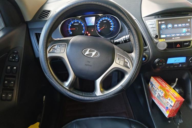Used Hyundai ix35 2010 2.0L Automatic Two-Wheel Drive Elite Edition GLS Steering Wheel