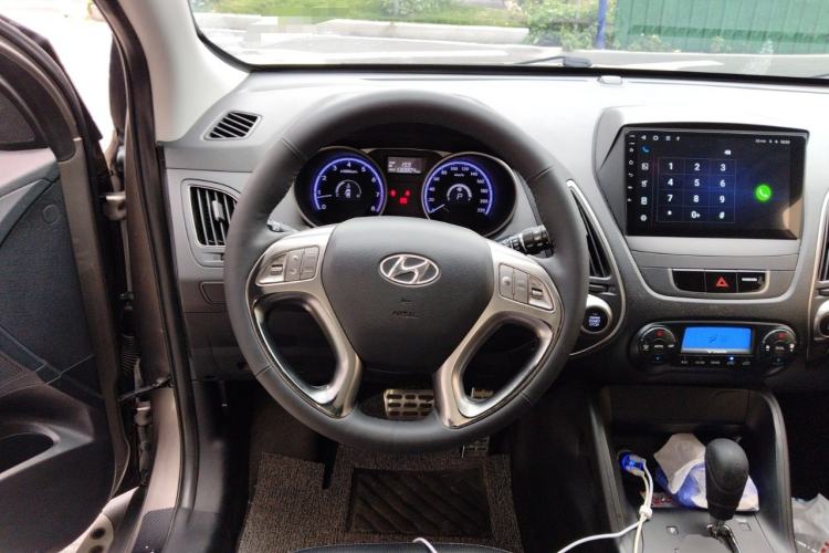Used Hyundai ix35 2010 2.4L Automatic 2WD Prestige GLS Trim Steering Wheel