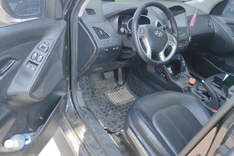 Used Hyundai ix35 2012 2.0L Automatic Two-Wheel Drive Elite Edition GLS Driver Seat