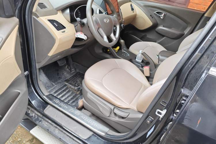 Used Hyundai ix35 2012 2.0L Automatic Two-Wheel Drive New Edition GL Driver Seat
