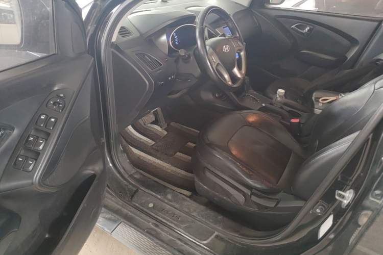 Used Hyundai ix35 2012 2.0L Automatic Two-Wheel Drive Elite Edition GLS Driver Seat