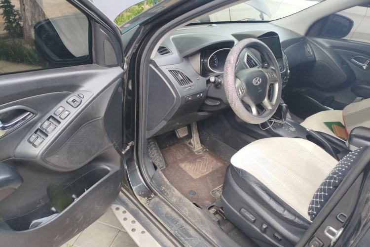 Used Hyundai ix35 2012 2.0L Automatic Two-Wheel Drive Elite Edition GLS Driver Seat