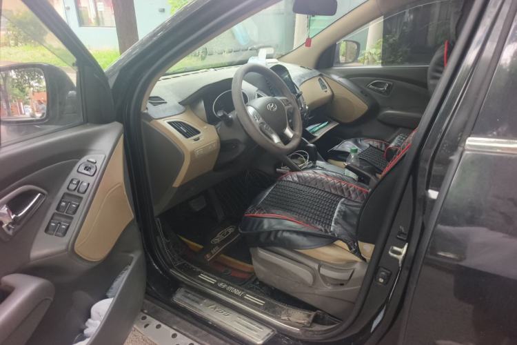 Used Hyundai ix35 2012 2.0L Automatic Two-Wheel Drive Elite Edition GLS Driver Seat
