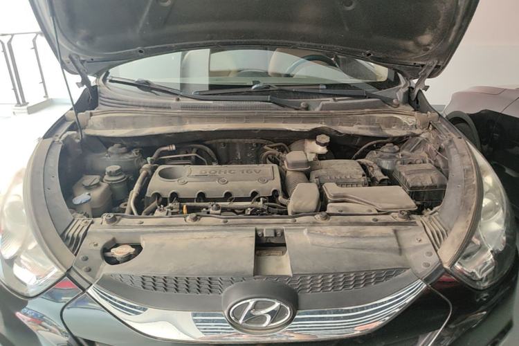 Used Hyundai ix35 2012 2.0L Automatic Two-Wheel Drive Elite Edition GLS Engine Bay