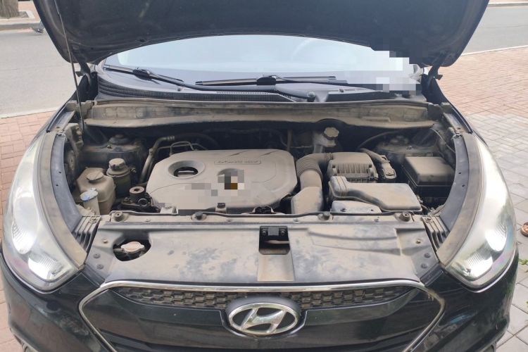 Used Hyundai ix35 2012 2.0L Automatic Two-Wheel Drive Elite Edition GLS Engine Bay