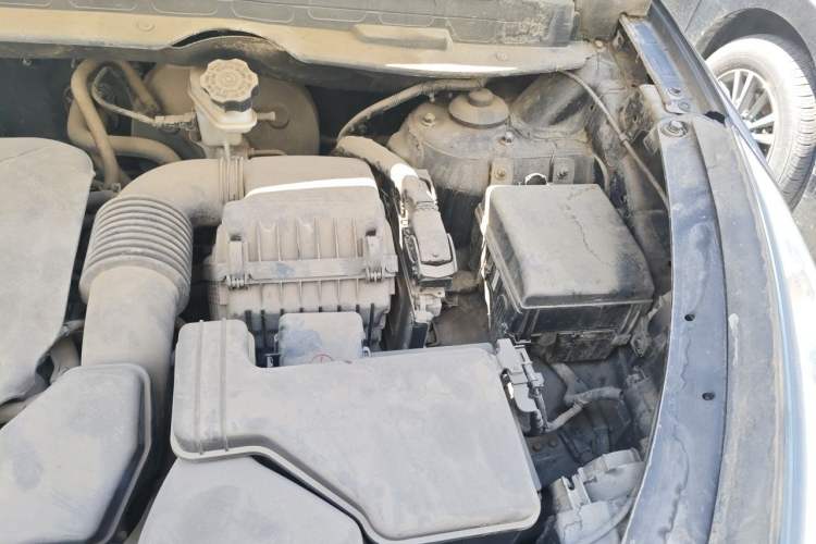 Used Hyundai ix35 2012 2.0L Automatic Two-Wheel Drive Elite Edition GLS Engine Bay Left