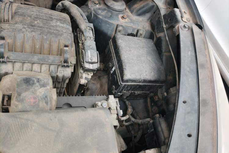 Used Hyundai ix35 2012 2.0L Automatic Two-Wheel Drive Elite Edition GLS Engine Bay Left