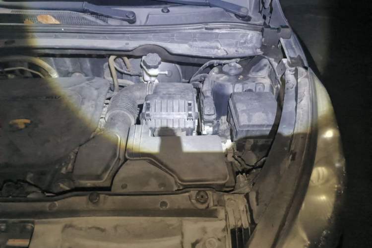 Used Hyundai ix35 2012 2.0L Automatic Two-Wheel Drive Elite Edition GLS Engine Bay Left