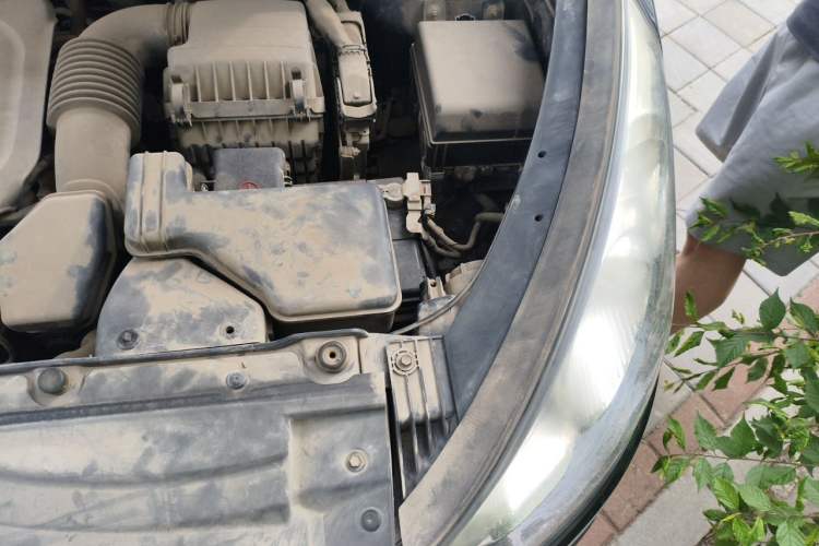 Used Hyundai ix35 2012 2.0L Automatic Two-Wheel Drive Elite Edition GLS Engine Bay Left