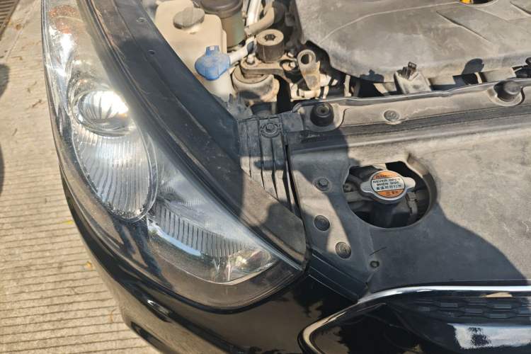 Used Hyundai ix35 2012 2.0L Manual Two-Wheel Drive New Edition GL Engine Bay Right