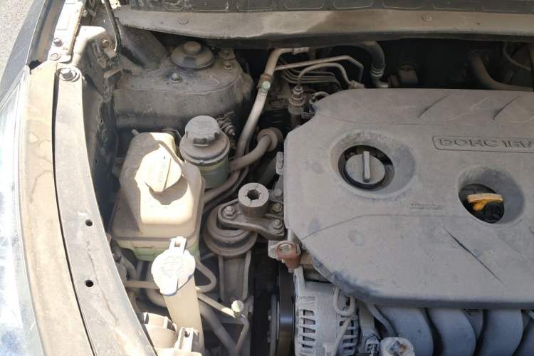 Used Hyundai ix35 2012 2.0L Automatic Two-Wheel Drive Elite Edition GLS Engine Bay Right