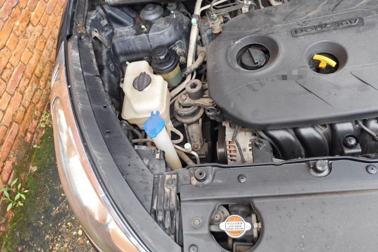 Used Hyundai ix35 2012 2.0L Automatic Two-Wheel Drive New Edition GL Engine Bay Right
