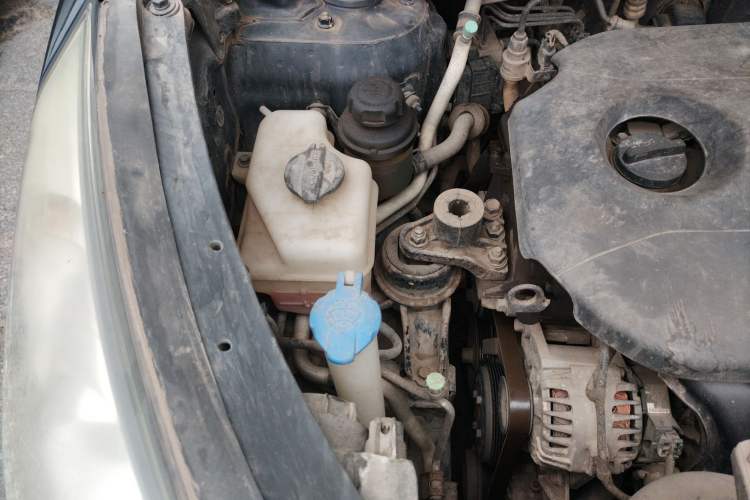 Used Hyundai ix35 2012 2.0L Automatic Two-Wheel Drive Elite Edition GLS Engine Bay Right