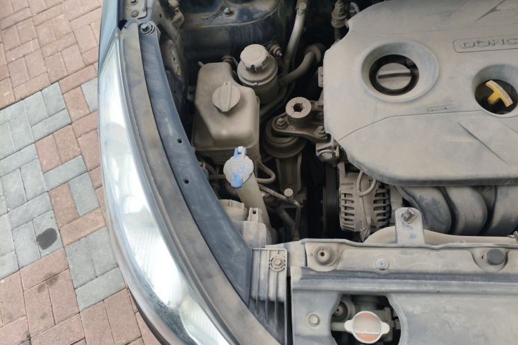 Used Hyundai ix35 2012 2.0L Automatic Two-Wheel Drive Elite Edition GLS Engine Bay Right