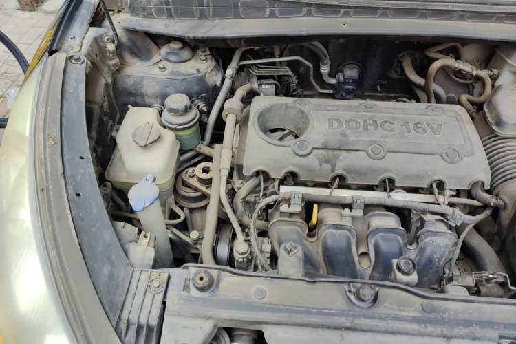 Used Hyundai ix35 2012 2.4L Automatic 4x4 Navigation Edition GLS Engine Bay Right