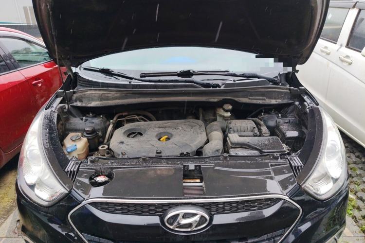 Used Hyundai ix35 2012 2.0L Automatic Two-Wheel Drive Elite Edition GLS Engine Bay