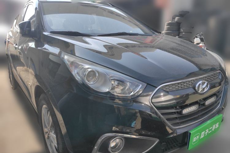 Used Hyundai ix35 2012 2.0L Automatic Two-Wheel Drive Elite Edition GLS Front Right 45 Deg