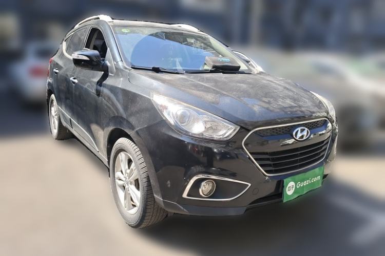 Used Hyundai ix35 2012 2.0L Automatic Two-Wheel Drive Elite Edition GLS Front Right 45 Deg