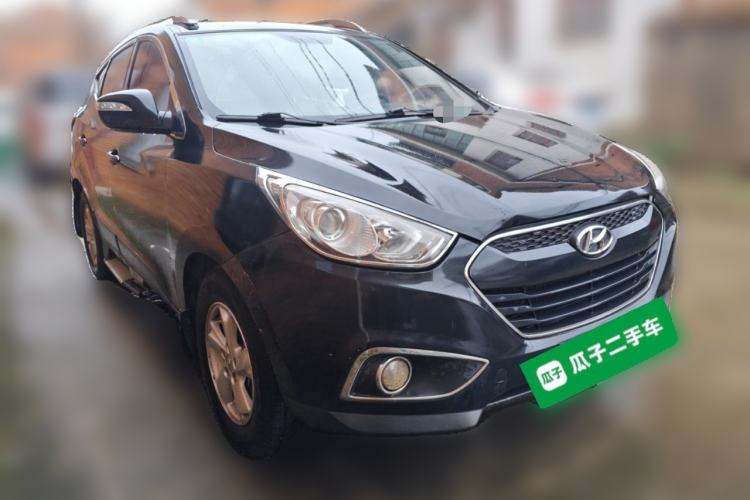 Used Hyundai ix35 2012 2.0L Automatic Two-Wheel Drive New Edition GL Front Right 45 Deg
