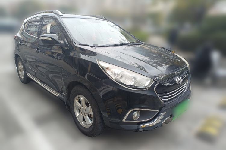 Used Hyundai ix35 2012 2.0L Automatic Two-Wheel Drive New Edition GL Front Right 45 Deg