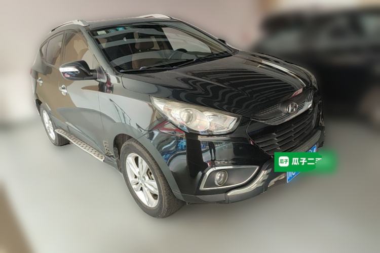 Used Hyundai ix35 2012 2.0L Automatic Two-Wheel Drive Elite Edition GLS Front Right 45 Deg