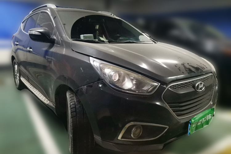 Used Hyundai ix35 2012 2.0L Automatic Two-Wheel Drive New Edition GL Front Right 45 Deg