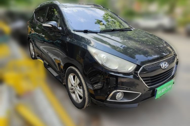 Used Hyundai ix35 2012 2.4L Automatic 4x4 Navigation Edition GLS Front Right 45 Deg